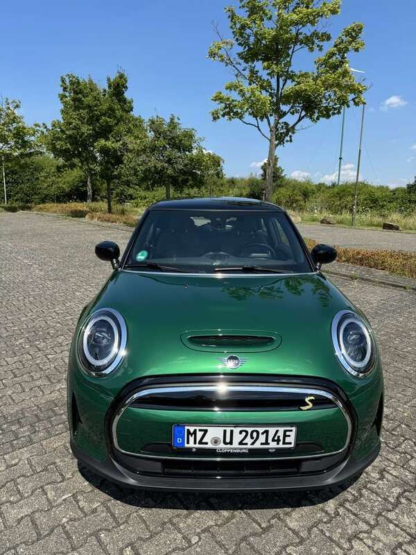 Grün Gebraucht 2022 Mini Cooper SE Classic Kleinwagen | 16.490 € (Fairer Preis) - Bild 1/4
