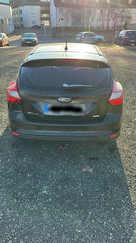 Gebraucht Ford Focus 125 PS (91 kW) 2014 Schwarz Coupé
