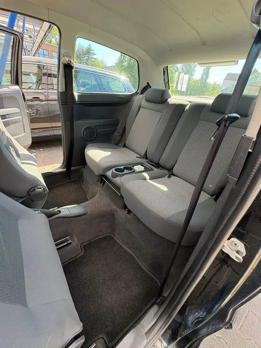 Gebraucht VW Fox 54 PS (39 kW) 2009 Schwarz Kleinwagen