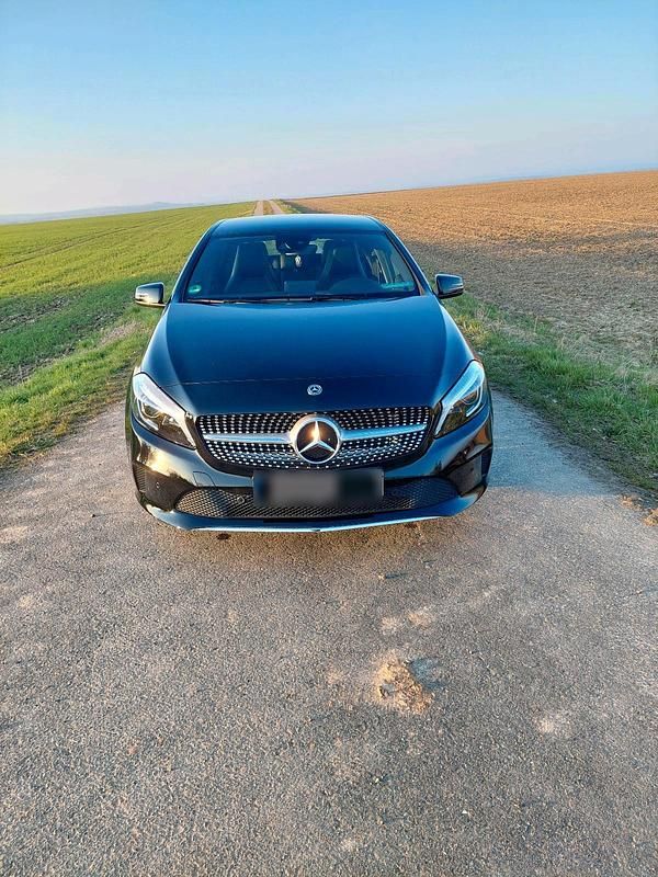 Gebraucht Mercedes A160 102 PS (75 kW) 2017 Schwarz Kleinwagen