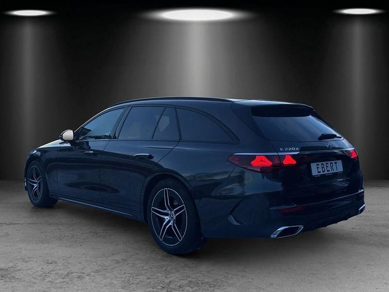 Gebraucht Mercedes E220 Advanced 197 PS (144 kW) 2024 Grau Limousine