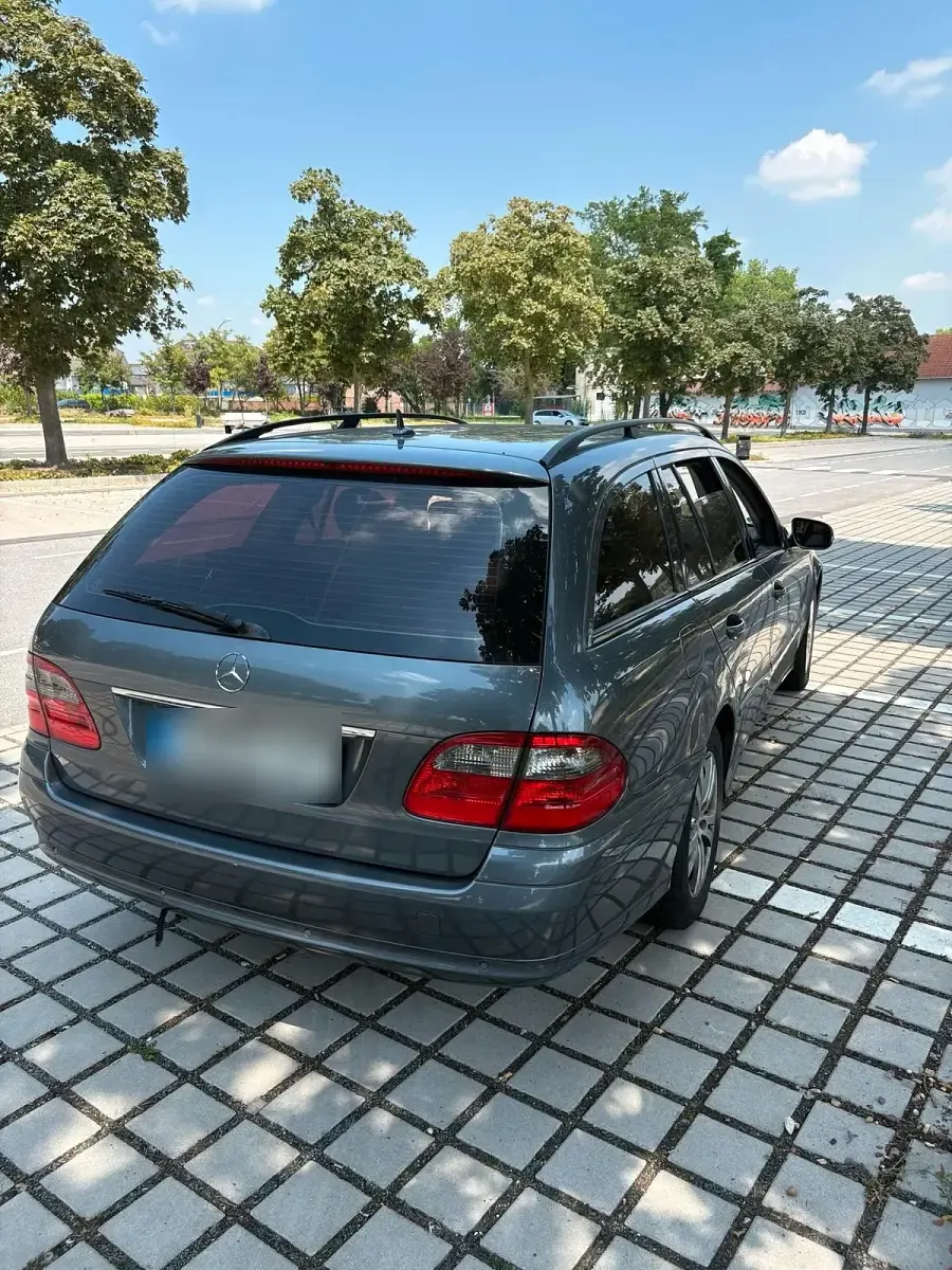 Gebraucht Mercedes E220 170 PS (125 kW) 2006 Grau Kombi