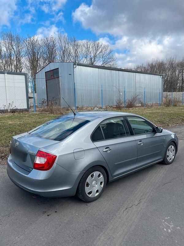 Gebraucht Skoda Rapid 105 PS (77 kW) 2013 Silber Kleinwagen