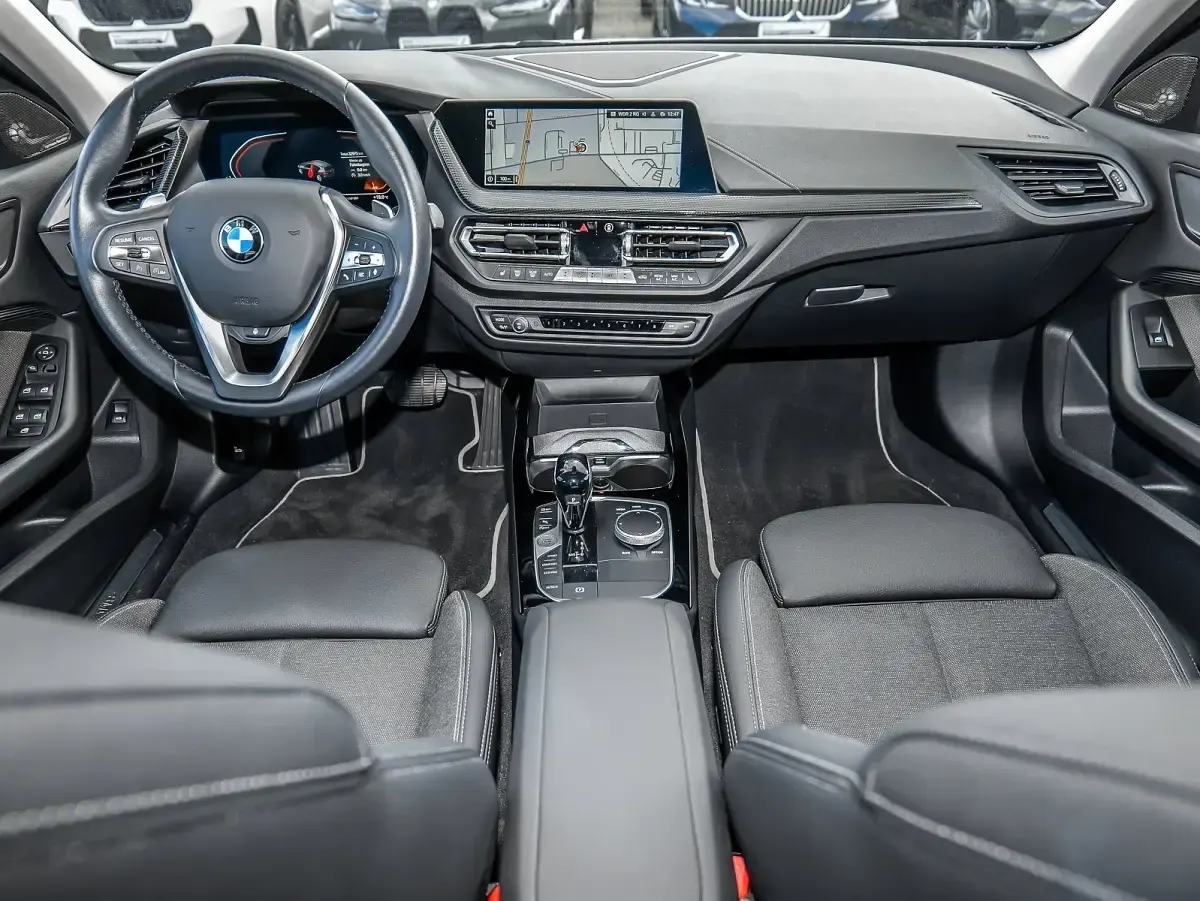 Gebraucht BMW 120 Sport Line 178 PS (130 kW) 2022 Grau Kleinwagen