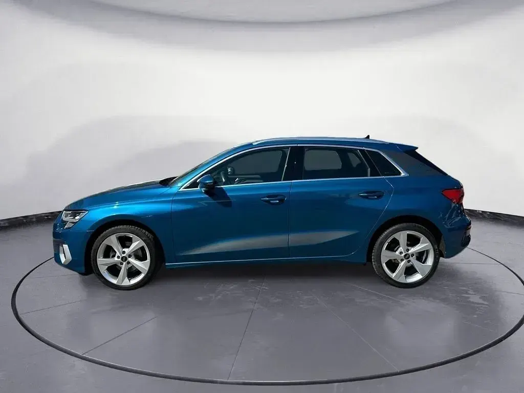 Gebraucht Audi A3 Advanced Plus 110 PS (80 kW) 2023 Blau Limousine
