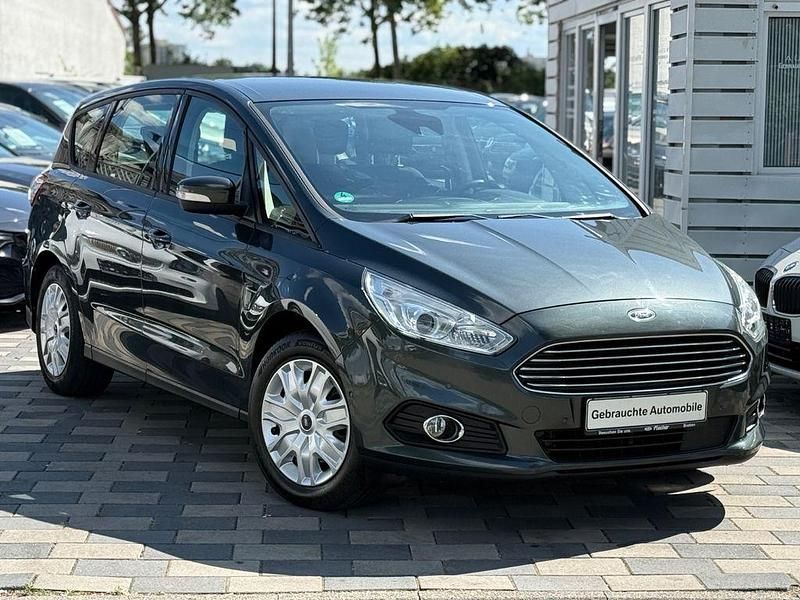 Gebraucht Ford S-MAX Trend 160 PS (117 kW) 2016 Grün Van / Kleinbus