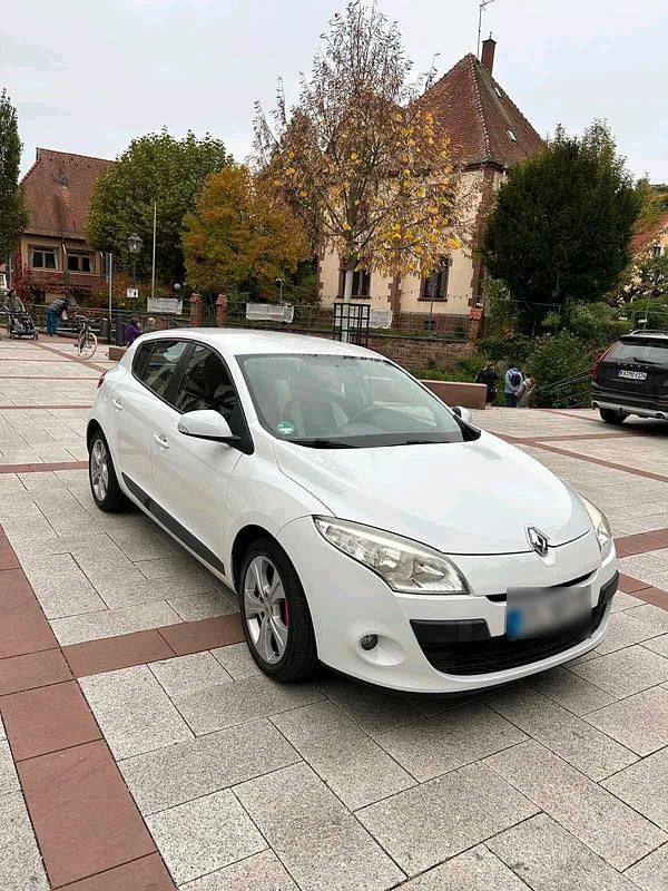 Gebraucht Renault Mégane III 2010 Weiß Kleinwagen