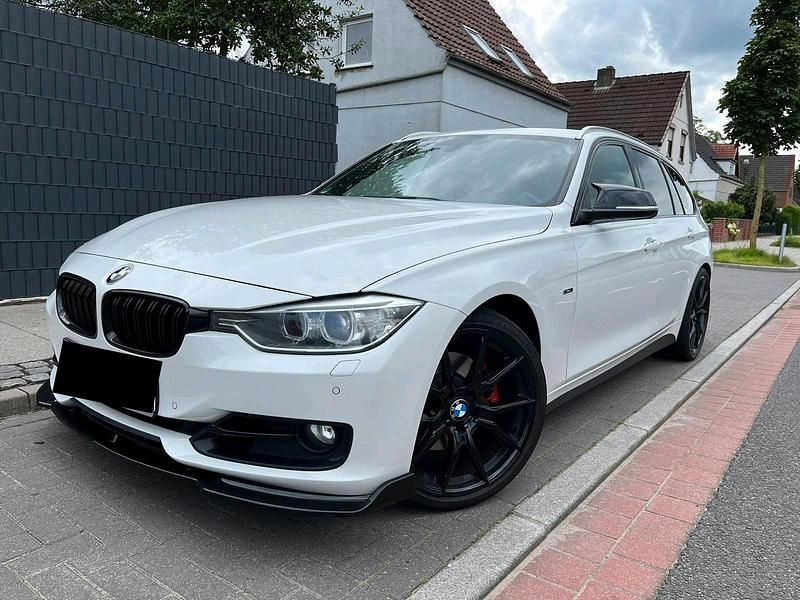 Weiß Gebraucht 2013 BMW 325 Sport Line Kombi | 11.900 € (Etwas zu teuer) - Bild 1/4
