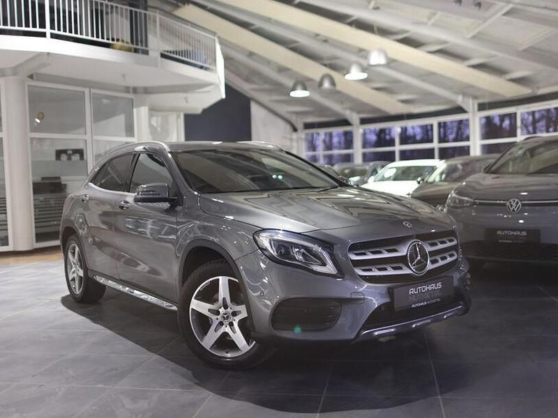 Gebraucht Mercedes GLA250 AMG line 211 PS (155 kW) 2018 Grau SUV