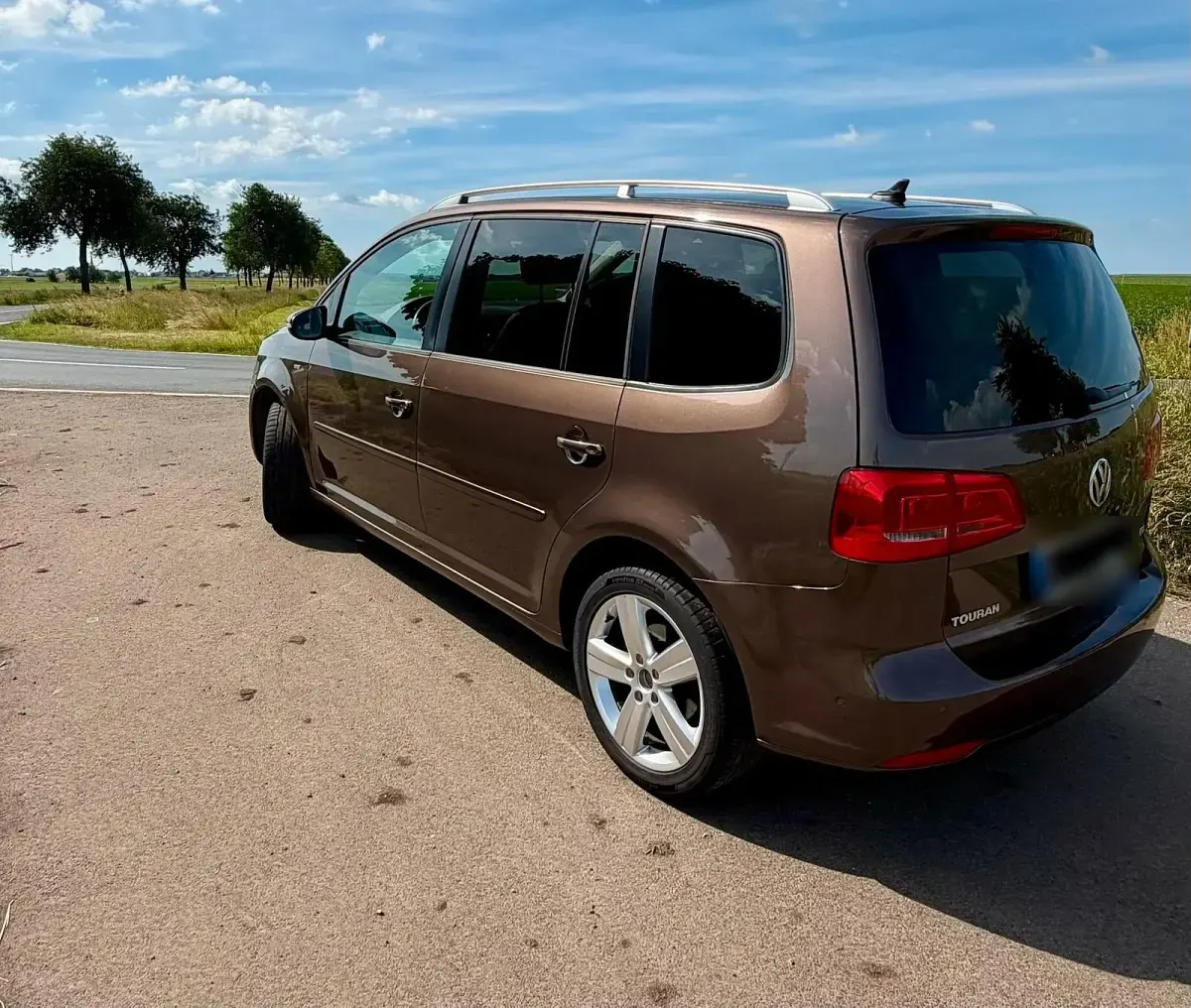 Gebraucht VW Touran Life 140 PS (102 kW) 2013 Braun Van / Kleinbus
