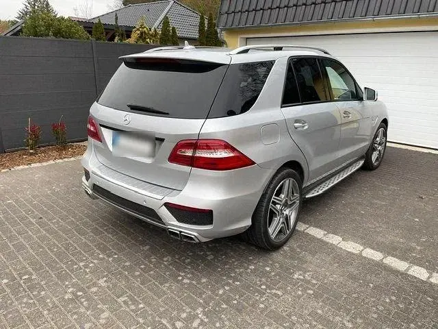 Gebraucht Mercedes ML63 AMG AMG 525 PS (386 kW) 2012 Silber SUV