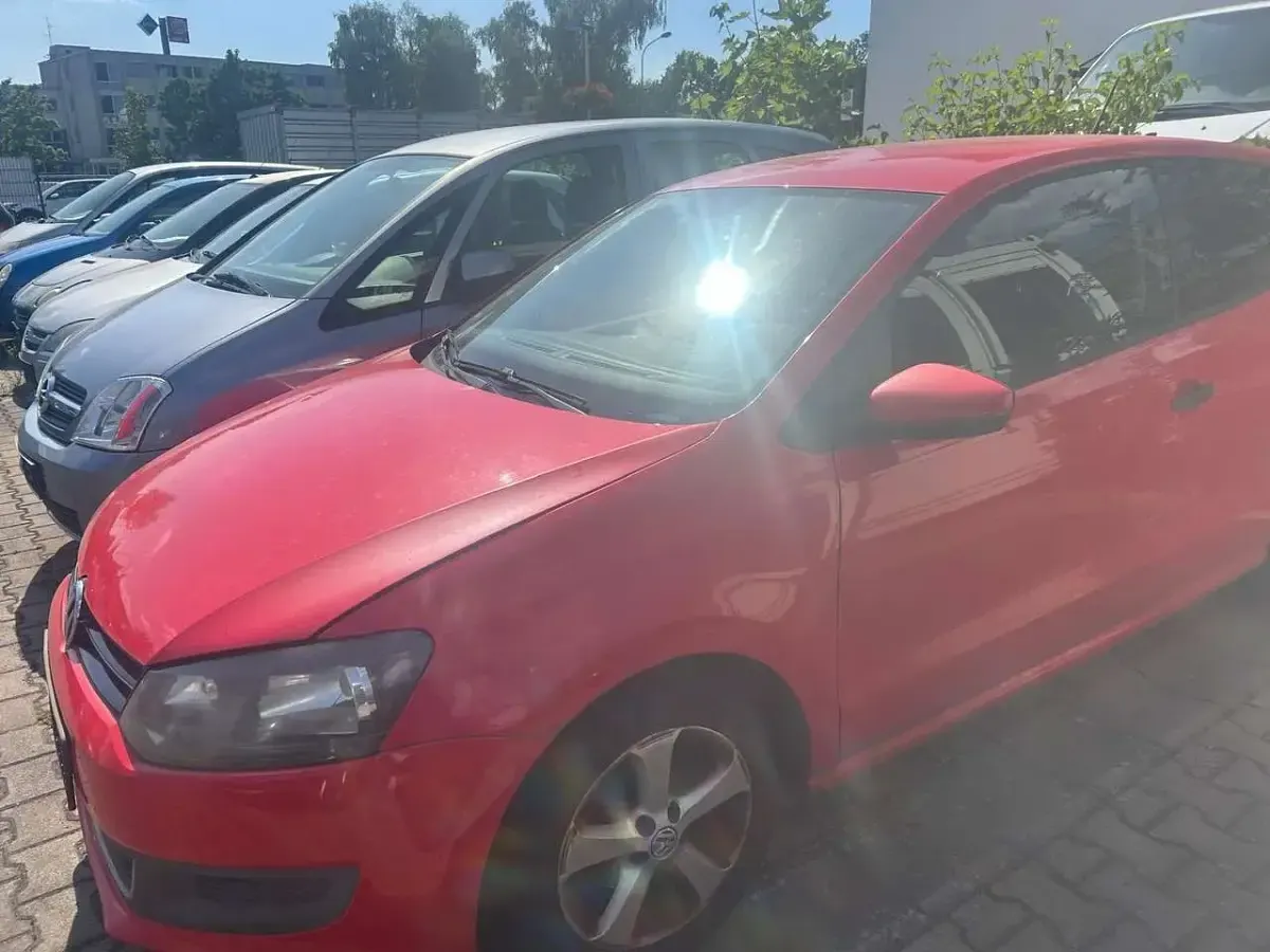 Gebraucht VW Polo Trendline 60 PS (44 kW) 2012 Flashrot Kleinwagen
