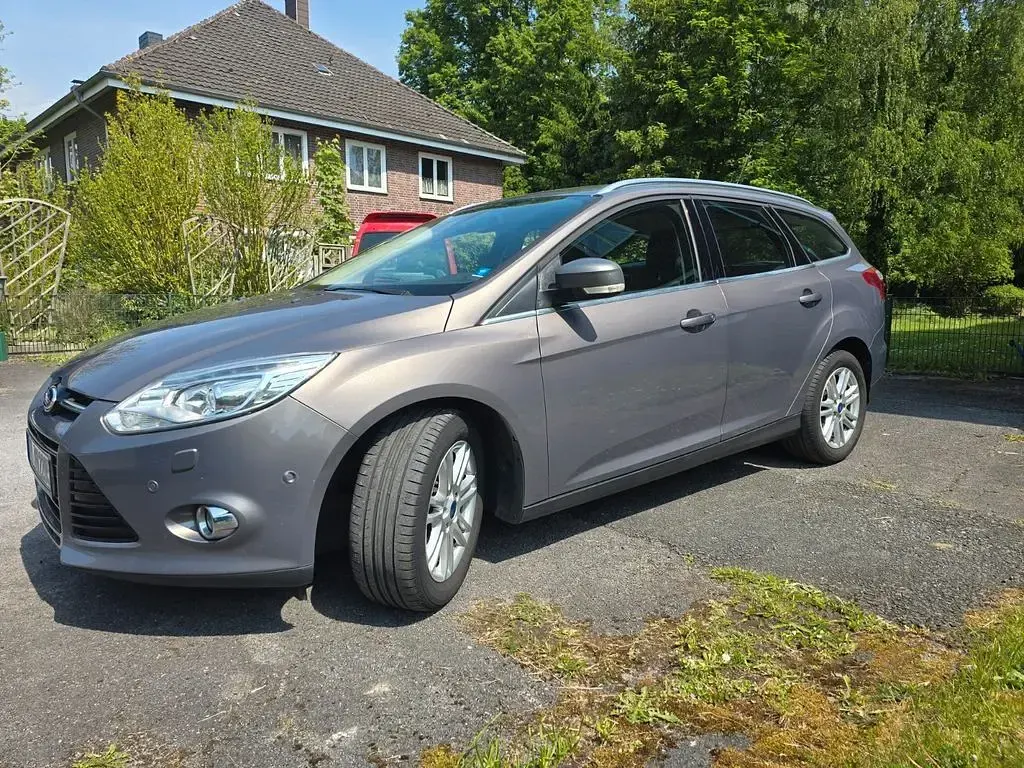 Gebraucht Ford Focus Titanium 163 PS (119 kW) 2014 Silber Limousine