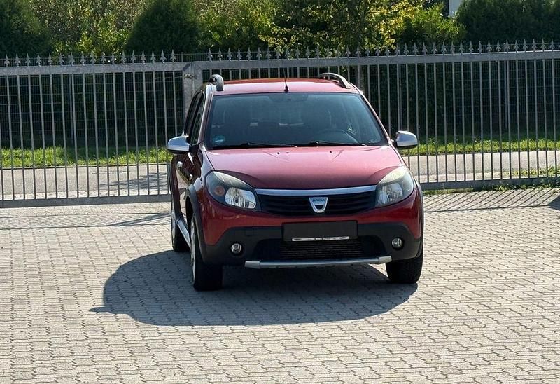 Rot Gebraucht 2012 Dacia Sandero Stepway Kleinwagen | 3.299 € (Guter Preis) - Bild 1/4