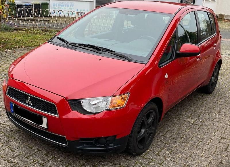 Rot Gebraucht 2011 Mitsubishi Colt Van / Kleinbus | 5.900 € (Fairer Preis) - Bild 1/4