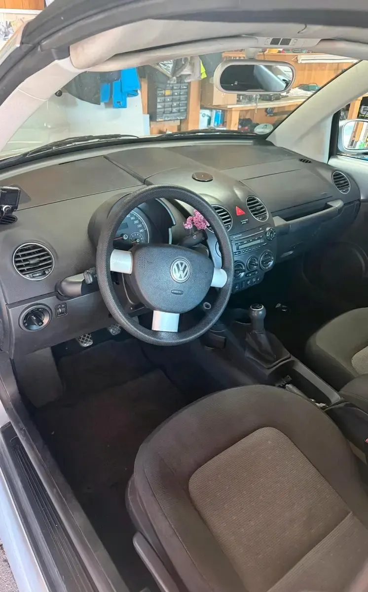 Gebraucht VW New Beetle 102 PS (75 kW) 2007 Silber Kleinwagen