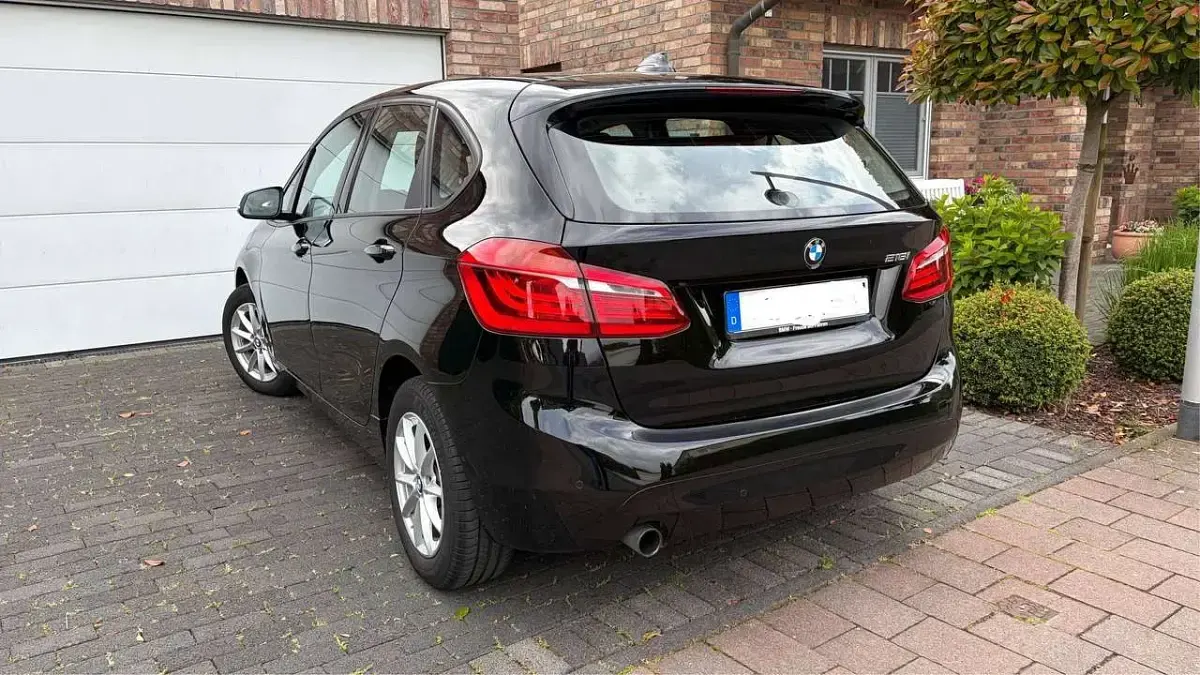 Gebraucht BMW 216 Active Tourer Advantage 102 PS (75 kW) 2017 Schwarz Van / Kleinbus