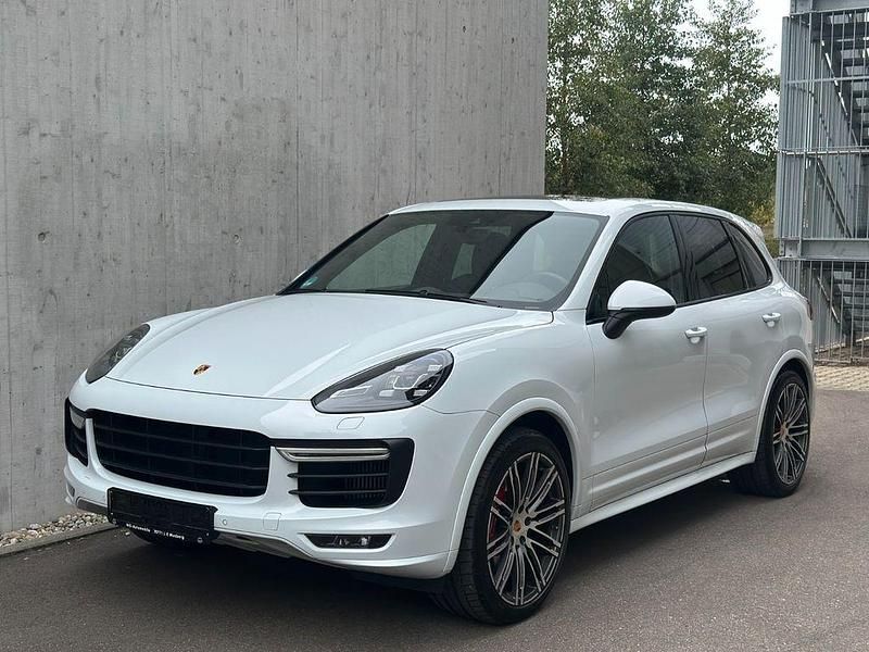Weiß Gebraucht 2015 Porsche Cayenne Turbo SUV | 42.990 € - Bild 1/4