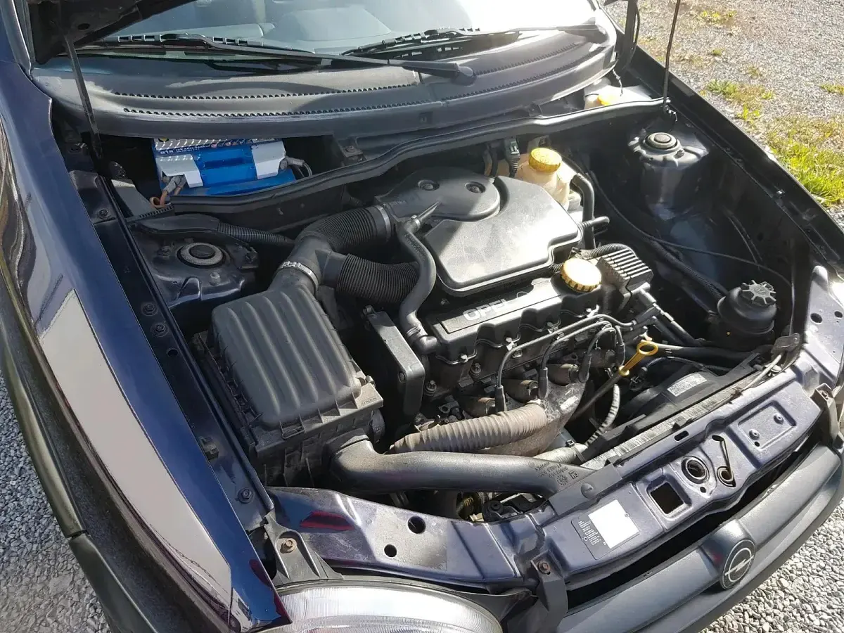 Gebraucht Opel Corsa 60 PS (44 kW) 1997 Blau Kleinwagen