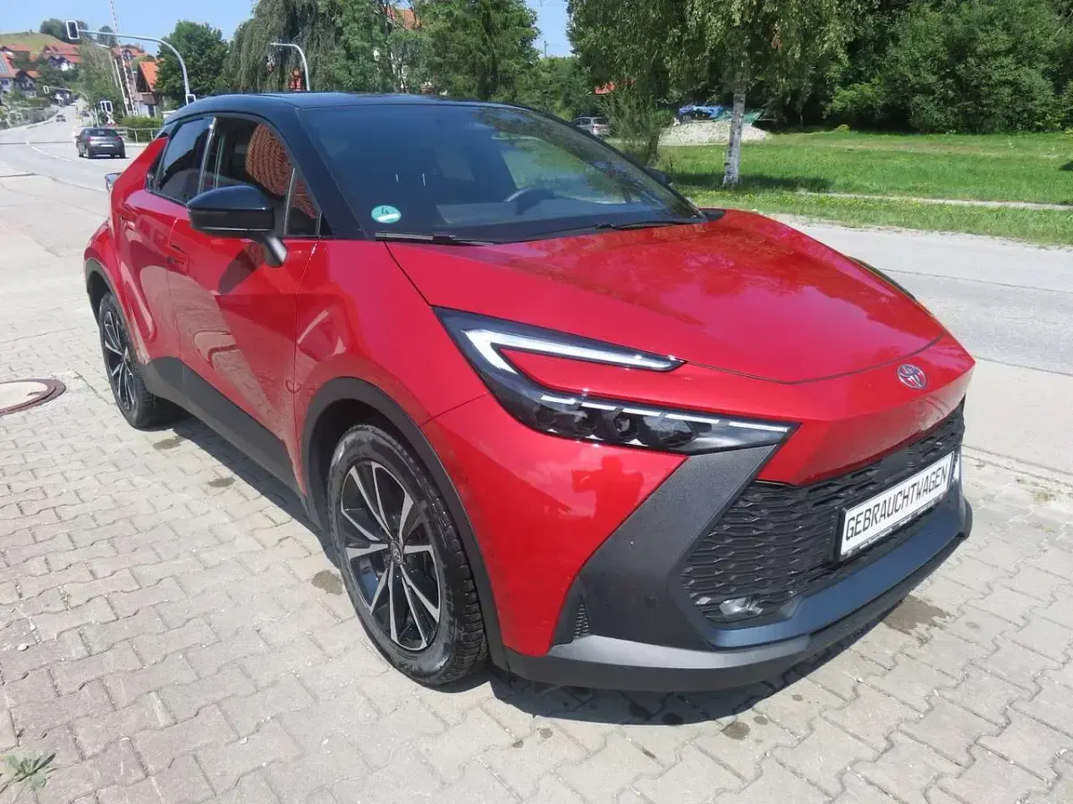 Gebraucht Toyota C-HR Team 197 PS (144 kW) 2025 Rot  dach schwarz SUV