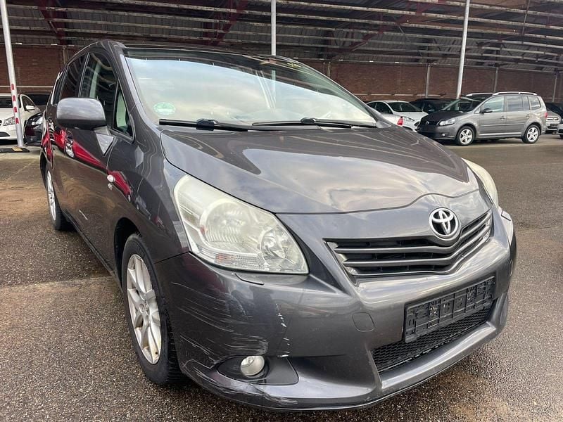 Gebraucht Toyota Verso Executive 150 PS (110 kW) 2010 Grau Van / Kleinbus