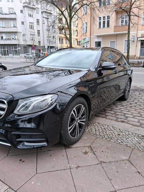 Gebraucht Mercedes E200 Avantgarde 150 PS (110 kW) 2018 Schwarz Kombi