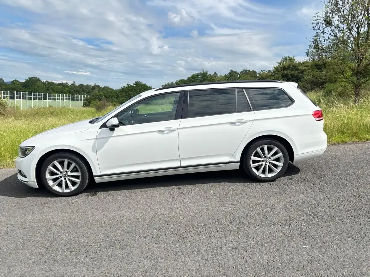 Gebraucht VW Passat 150 PS (110 kW) 2018 Weiß Kombi