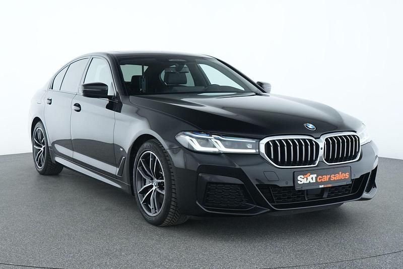 Schwarz Gebraucht 2023 BMW 540 M Sport Limousine | 43.880 € (Fairer Preis) - Bild 1/4