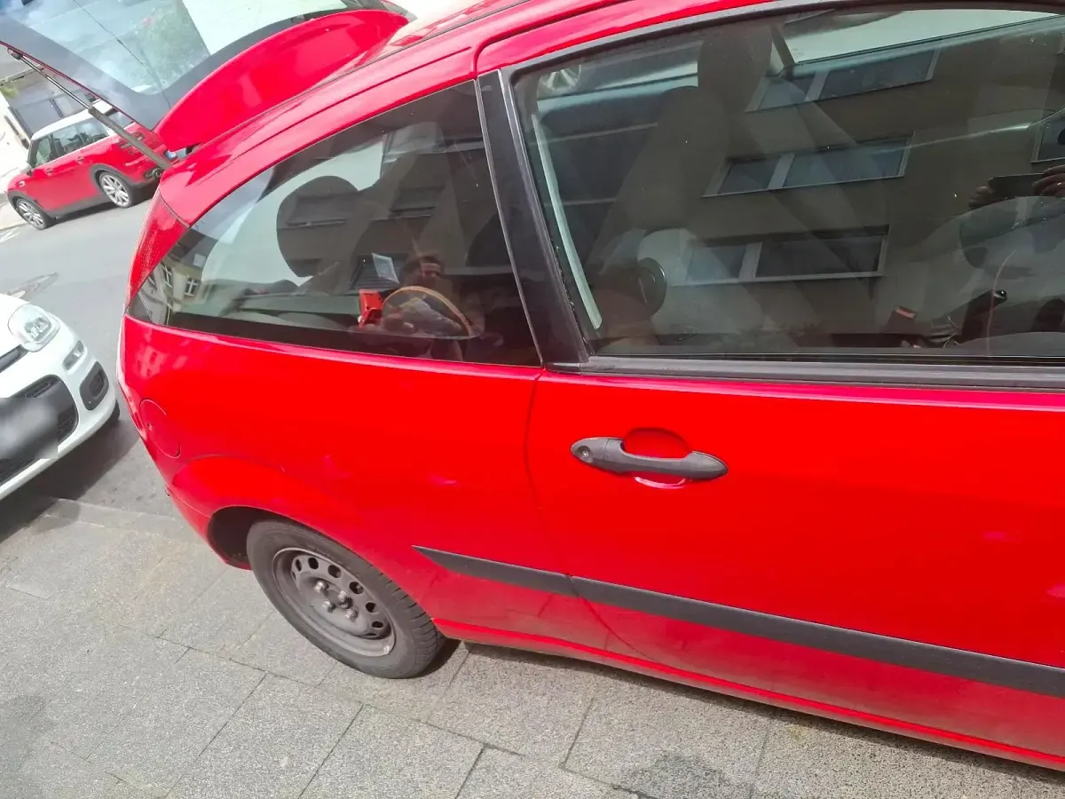 Gebraucht Ford Focus 115 PS (84 kW) 2002 Rot Kleinwagen