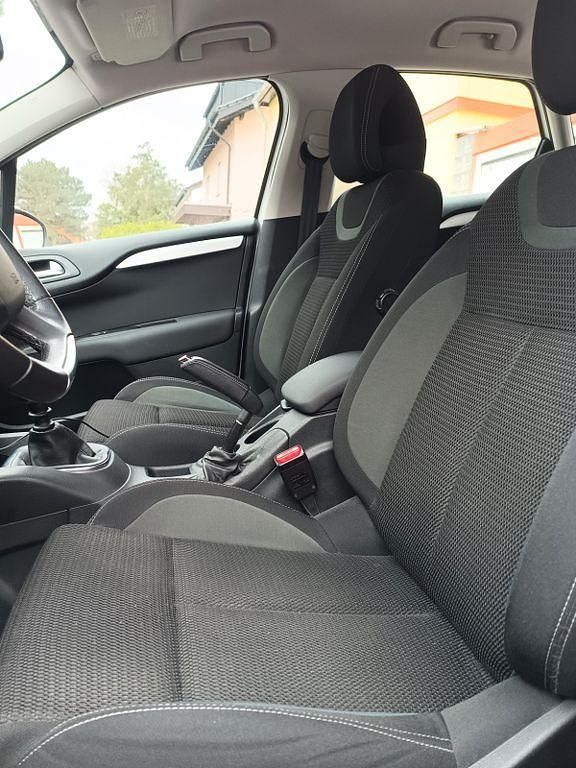 Gebraucht Citroën C4 SELECTION 114 PS (83 kW) 2013 Weiß Limousine