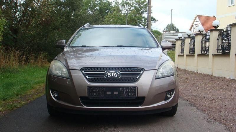 Second-hand Kia Ceed EX 116 CP (85 kW) 2008 Gri Hatchback
