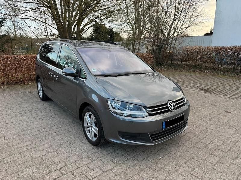 Gebraucht VW Sharan 140 PS (102 kW) 2011 Grau Van / Kleinbus