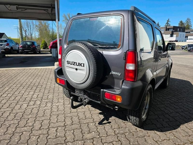 Używany Suzuki Jimny 86 KM (63 kW) 2010 Szary SUV