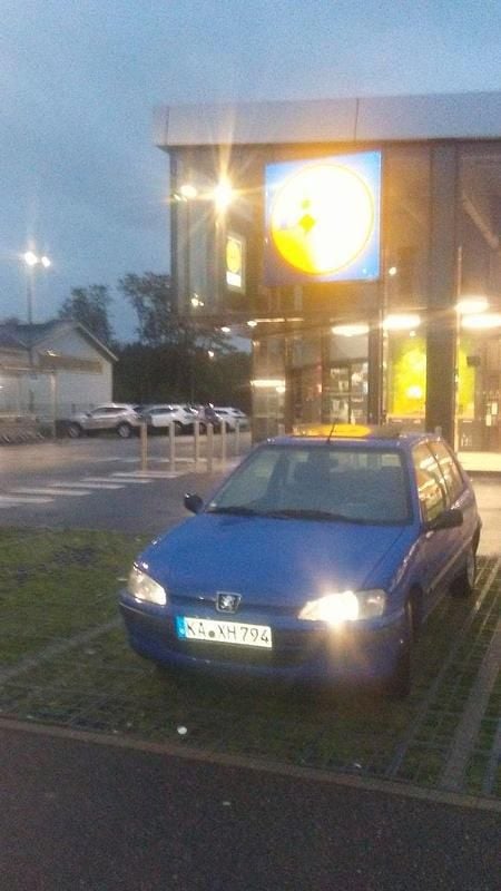 Blau Gebraucht 1996 Peugeot 106 Kleinwagen | 500 € (Superpreis) - Bild 1/1