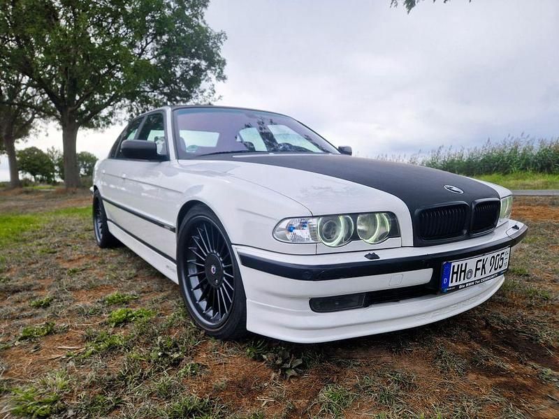 Weiß Gebraucht 2000 BMW 740 Shadowline Limousine | 22.500 € - Bild 1/4