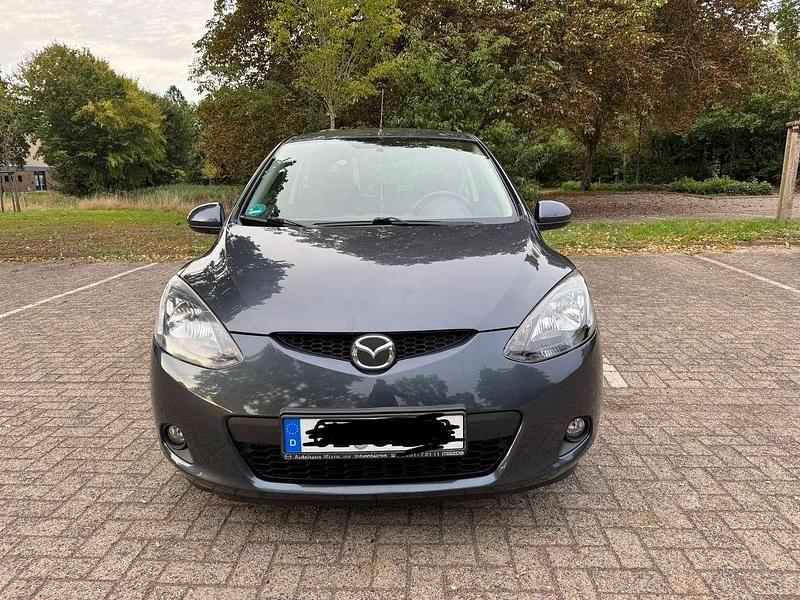Grau Gebraucht 2009 Mazda 2 Impuls Kleinwagen | 2.990 € (Fairer Preis) - Bild 1/4