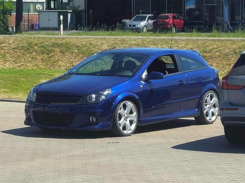 Blau Gebraucht 2006 Opel Astra GTC Edition Coupé | 4.500 € (Fairer Preis) - Bild 1/4