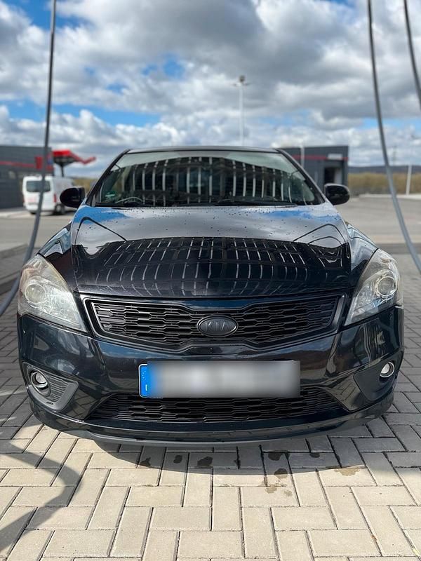 Schwarz Gebraucht 2011 Kia Ceed 3 Coupé | 4.950 € (Fairer Preis) - Bild 1/4