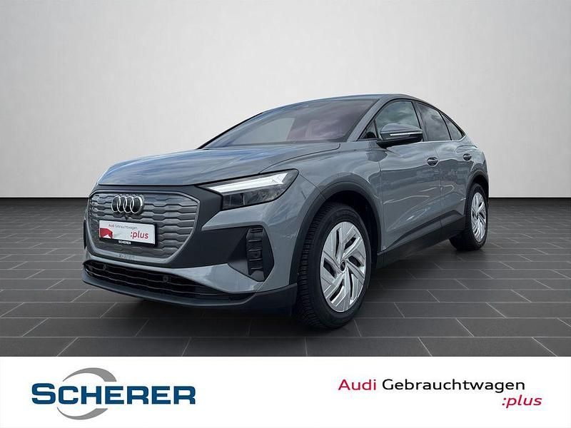 Grau Gebraucht 2022 Audi Q4 Sportback e-tron Basis SUV | 24.980 € (Fairer Preis) - Bild 1/3