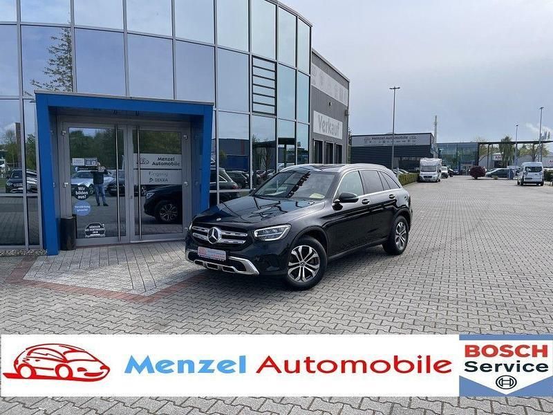 Schwarz Gebraucht 2022 Mercedes GLC200 SUV | 31.800 € (Guter Preis) - Bild 1/4