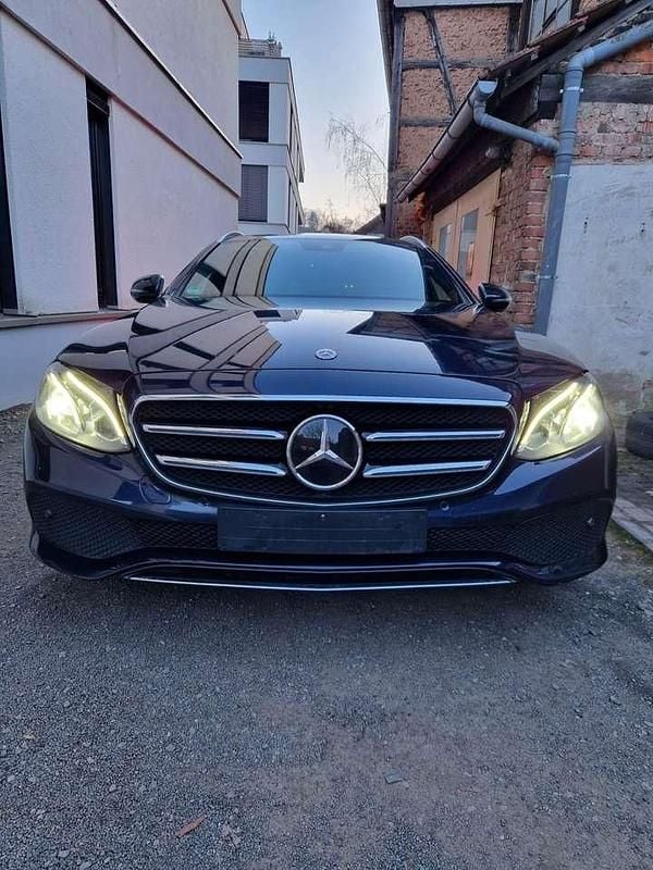 Gebraucht Mercedes E400 340 PS (250 kW) 2019 Cavansitblau  metalliclack Kombi