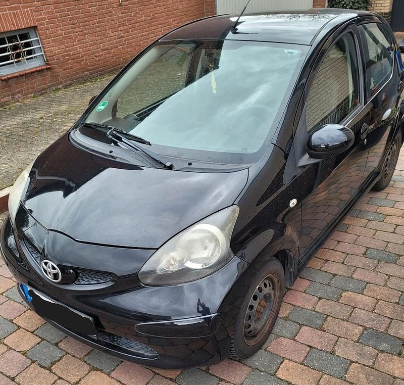 Gebraucht Toyota Aygo 68 PS (50 kW) 2008 Schwarz Kleinwagen