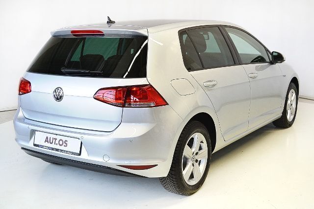 Gebraucht VW Golf VII Comfortline 86 PS (63 kW) 2015 Silber metallic Limousine