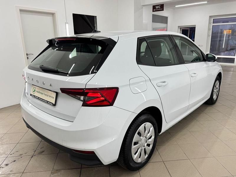 Gebraucht Skoda Fabia Ambition 65 PS (47 kW) 2023 Weiß Kleinwagen