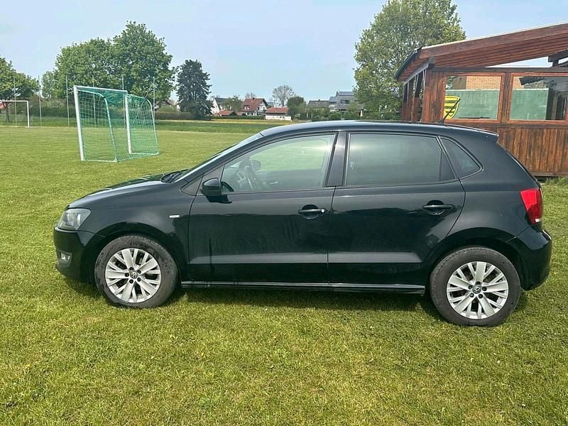 Second-hand VW Polo Life 60 CP (44 kW) 2013 Negru Hatchback