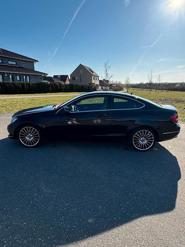 Gebraucht Mercedes C220 170 PS (125 kW) 2012 Schwarz Coupé