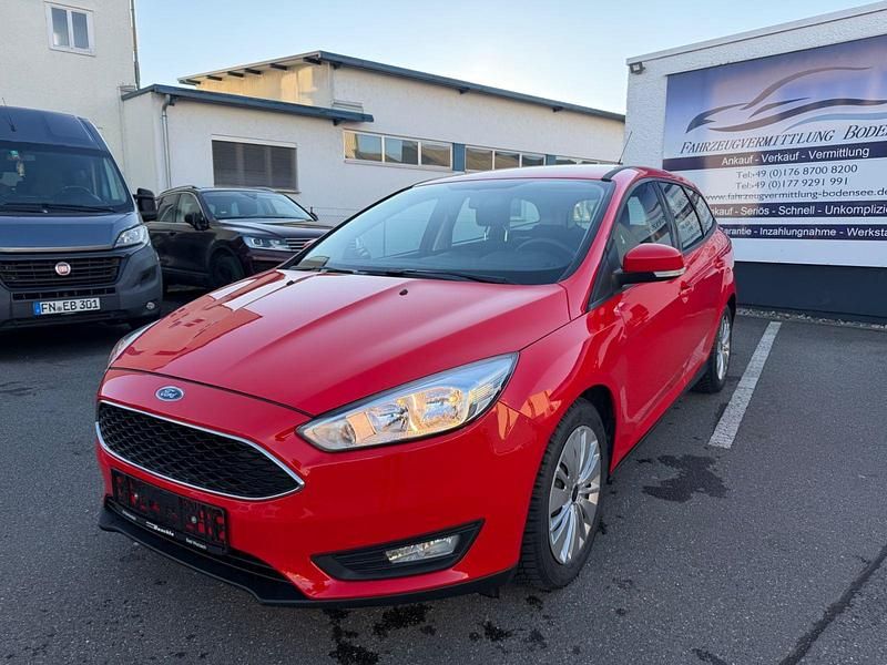 Gebraucht Ford Focus Trend 120 PS (88 kW) 2015 Rot Kombi