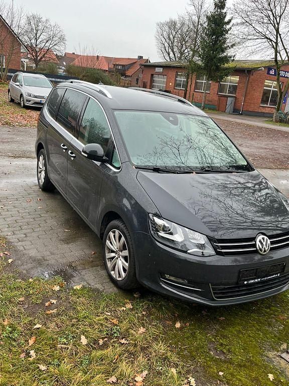 Gebraucht VW Sharan Highline 150 PS (110 kW) 2017 Grau Van / Kleinbus