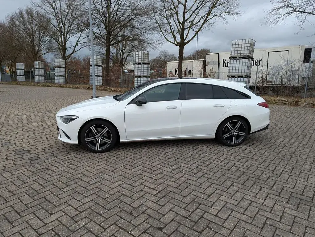 Gebraucht Mercedes CLA220 Shooting Brake 190 PS (139 kW) 2019 Weiß Kombi