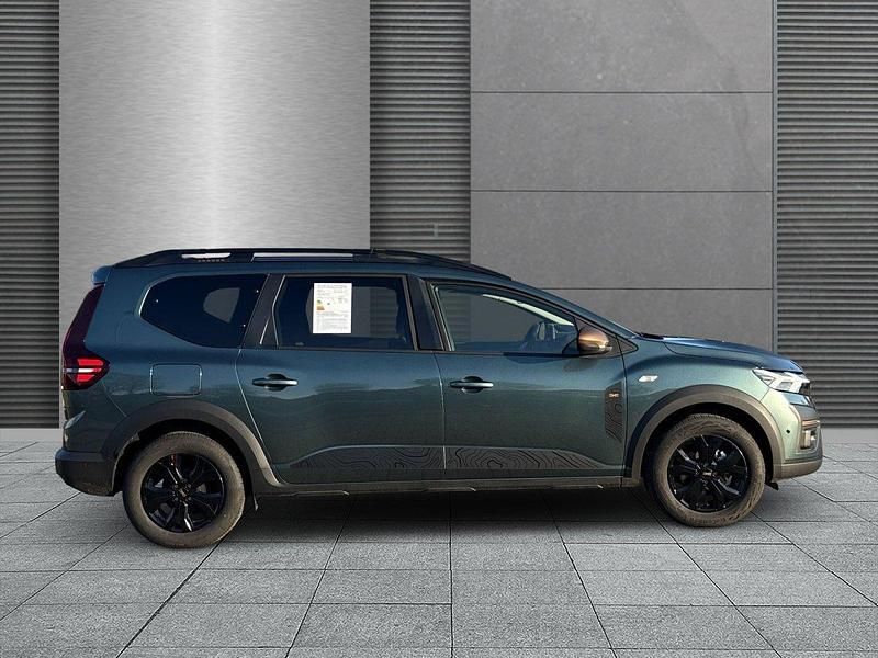 Gebraucht Dacia Jogger Extreme 141 PS (103 kW) 2025 Zedergrün Van / Kleinbus